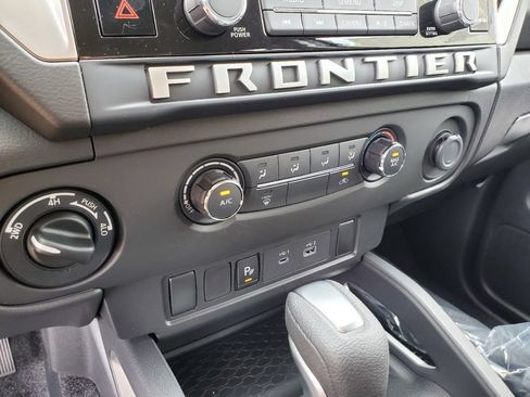 New 2025 Nissan Frontier SV AWD/4WD image 27