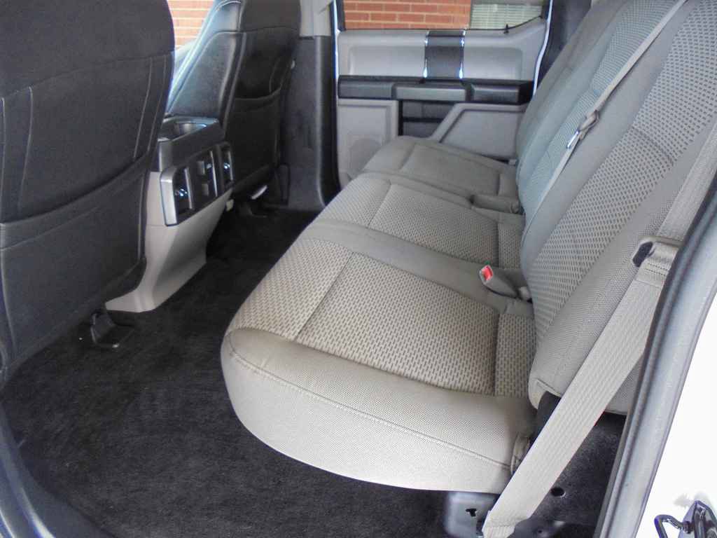 Used 2016 Ford F150 XLT AWD/4WD image 9
