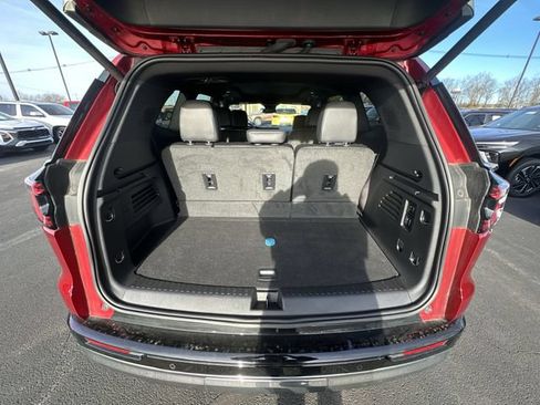 Used 2024 GMC Acadia Denali w/ LPO, Floor Liner Package AWD/4WD image 9