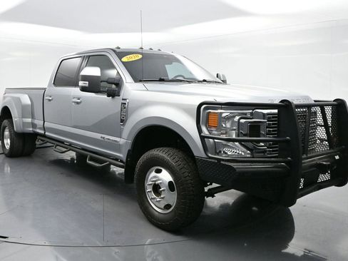 Used 2020 Ford F350 Lariat w/ Lariat Value Package image 2