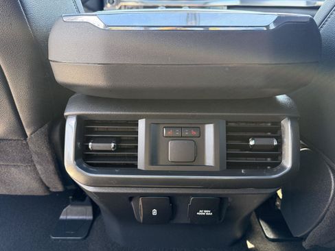 Used 2022 Ford F150 Lariat w/ Equipment Group 502A High AWD/4WD image 23
