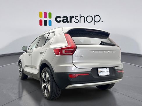 Used 2025 Volvo XC40 B5 Plus AWD/4WD image 3