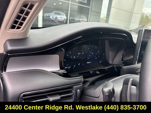 Used 2024 Lincoln Corsair AWD image 13