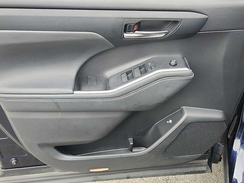 Used 2022 Toyota Highlander XSE image 12