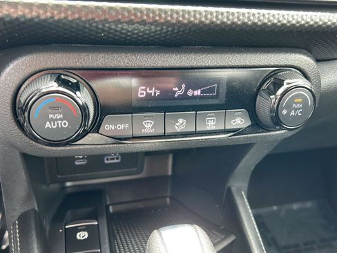 Used 2021 Nissan Kicks SV FWD image 13