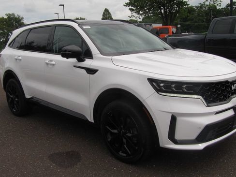 Used 2023 Kia Sorento SX AWD/4WD image 2