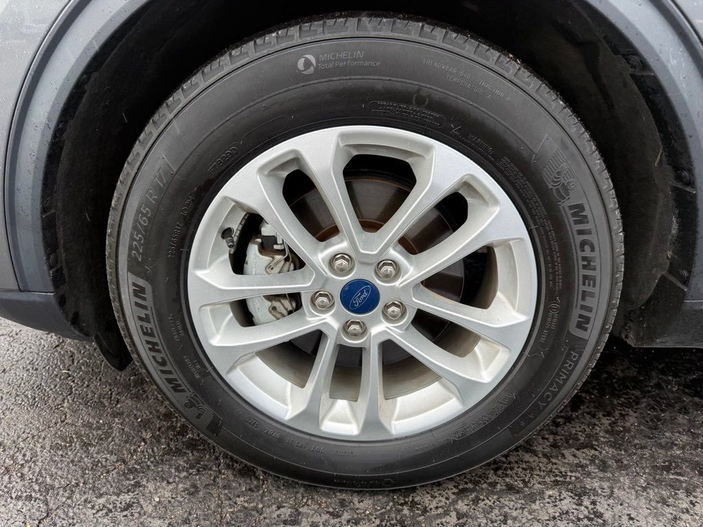 Used 2022 Ford Escape SE w/ Convenience Package FWD image 11