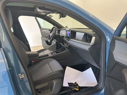 New 2026 Volkswagen Tiguan SE R-Line AWD/4WD image 23