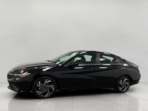 Certified 2025 Hyundai Elantra SEL FWD image 7