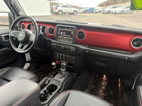 Used 2019 Jeep Wrangler Unlimited Rubicon w/ Dual Top Group image 22