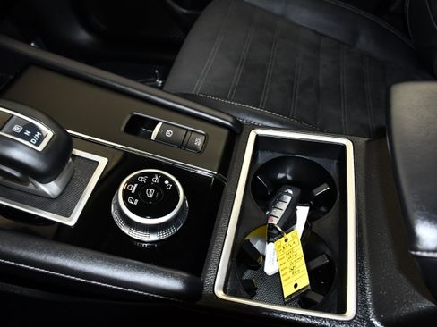 Used 2022 Mitsubishi Outlander SE FWD image 31