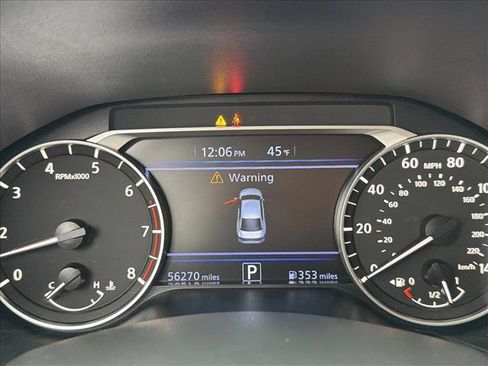 Used 2024 Nissan Altima 2.5 SV image 16