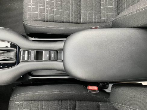 Certified 2024 Honda HR-V LX image 25