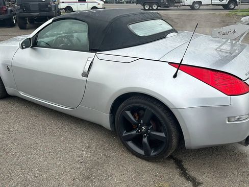Used 2007 Nissan 350Z Grand Touring RWD image 6