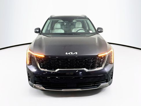 Used 2025 Kia Sorento S AWD/4WD image 2