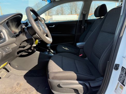 Used 2020 Kia Rio S image 9