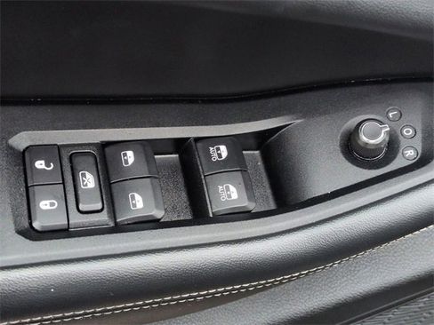 Certified 2024 Jeep Grand Cherokee L Limited w/ Luxury Tech Group II image 16