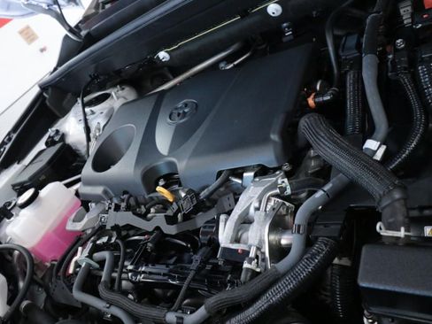 Used 2021 Toyota Venza XLE AWD/4WD image 9