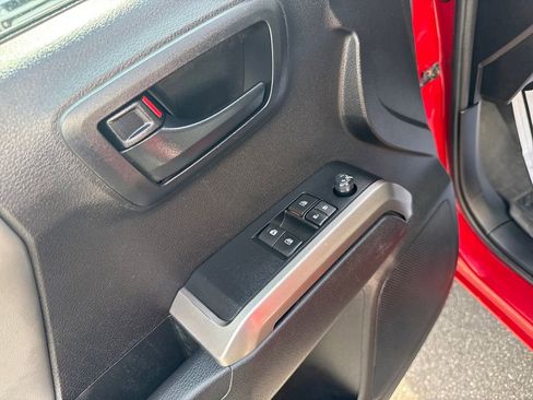 Used 2022 Toyota Tacoma SR5 AWD/4WD image 13