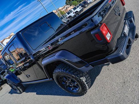 Used 2023 Jeep Gladiator Willys image 10