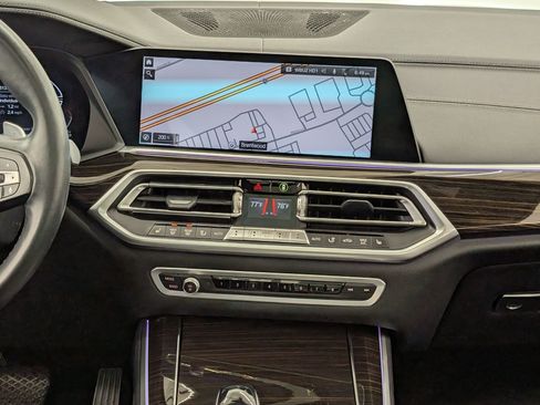 Used 2021 BMW X5 xDrive40i w/ Premium Package image 28