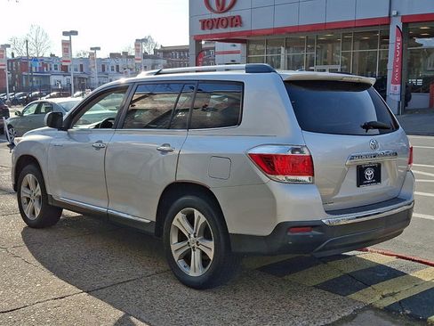 Used 2012 Toyota Highlander Limited w/ Tow Pkg image 4