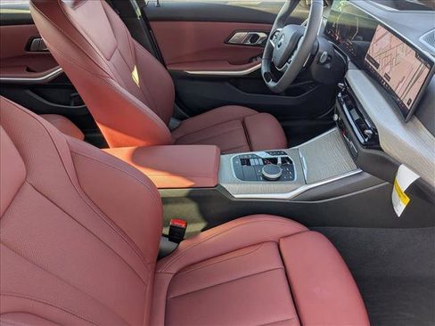 Used 2025 BMW 330i xDrive 330i xDrive w/ Premium Package image 21