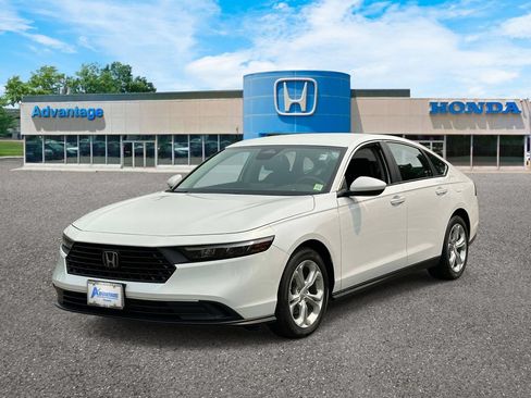 Used 2023 Honda Accord LX image 2