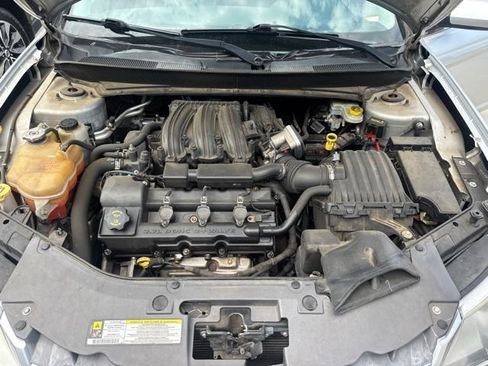 Used 2008 Chrysler Sebring Touring w/ Special Touring Group FWD image 8