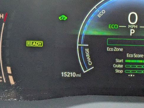 Used 2025 Toyota Camry LE image 20