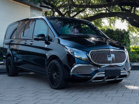 Used 2023 Mercedes-Benz Metris Passenger image 11