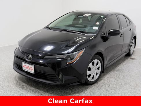 Used 2024 Toyota Corolla LE image 2