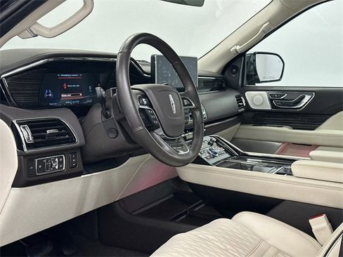 Used 2022 Lincoln Navigator Black Label image 18