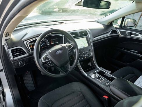 Used 2020 Ford Fusion SE FWD image 9