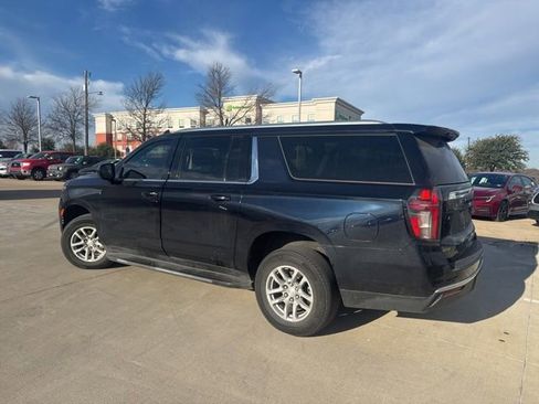 Used 2023 Chevrolet Suburban LT image 5