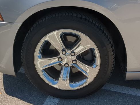 Used 2014 Dodge Charger SXT Plus image 9