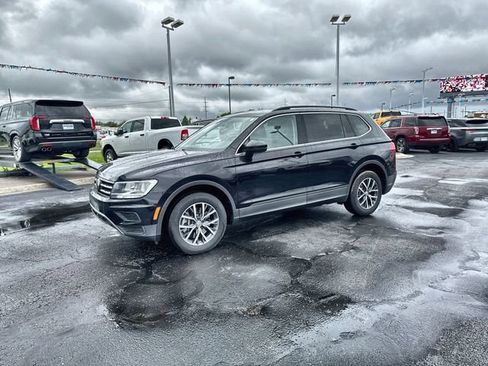 Used 2019 Volkswagen Tiguan SE AWD/4WD image 2