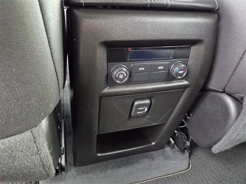 Certified 2023 Chevrolet Traverse LT image 17