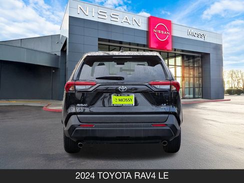 Used 2024 Toyota RAV4 LE image 10