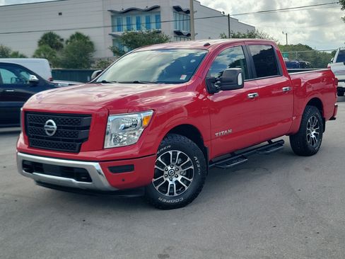 Used 2021 Nissan Titan SV w/ SV Convenience Package AWD/4WD image 1