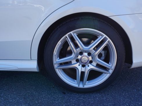 Used 2014 Mercedes-Benz E 350 Sedan image 6