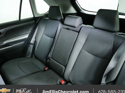 Used 2022 Toyota RAV4 LE FWD image 16