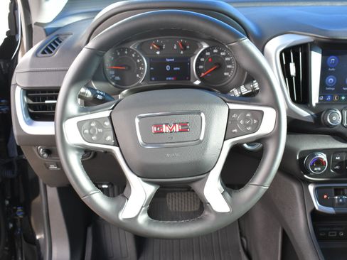 Used 2024 GMC Terrain SLT image 16