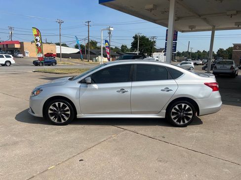 Used 2016 Nissan Sentra SR FWD image 5