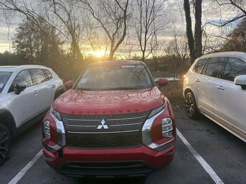 Used 2022 Mitsubishi Outlander ES image 17