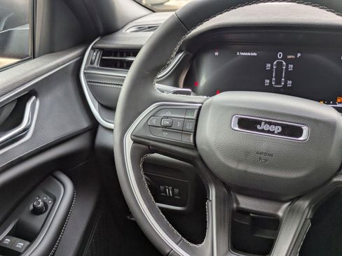 New 2025 Jeep Grand Cherokee L Laredo RWD image 19