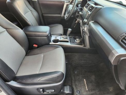 Used 2018 Toyota 4Runner SR5 Premium image 13