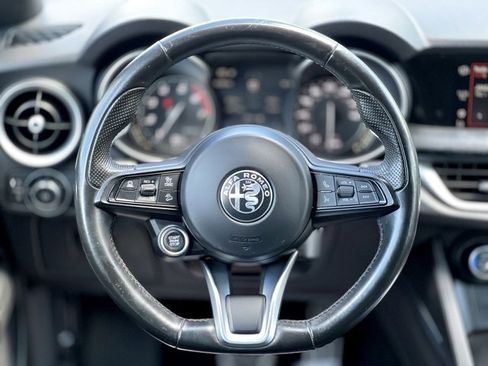 Used 2022 Alfa Romeo Stelvio Sprint image 37