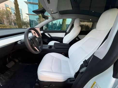 Used 2023 Tesla Model Y Long Range AWD/4WD image 12