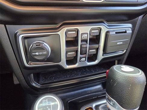 Certified 2022 Jeep Gladiator Sport image 27